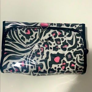 Travel bag with sponge